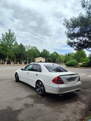 Mercedes E 240-4