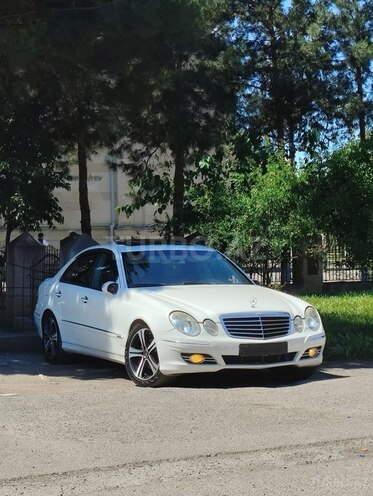 Mercedes E 240-2