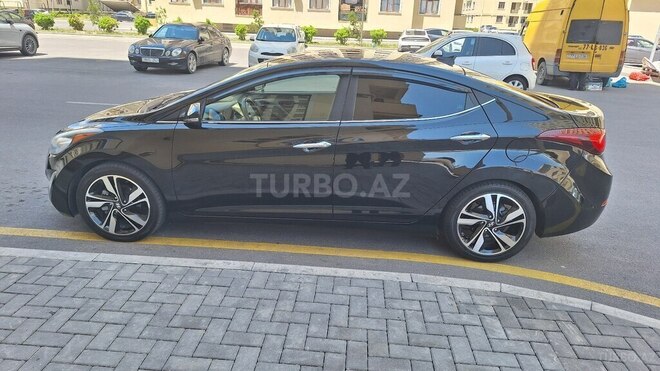 Hyundai Elantra-6