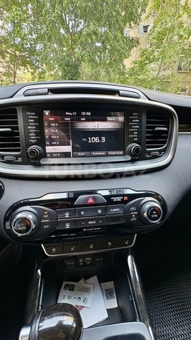 Kia Sorento-11