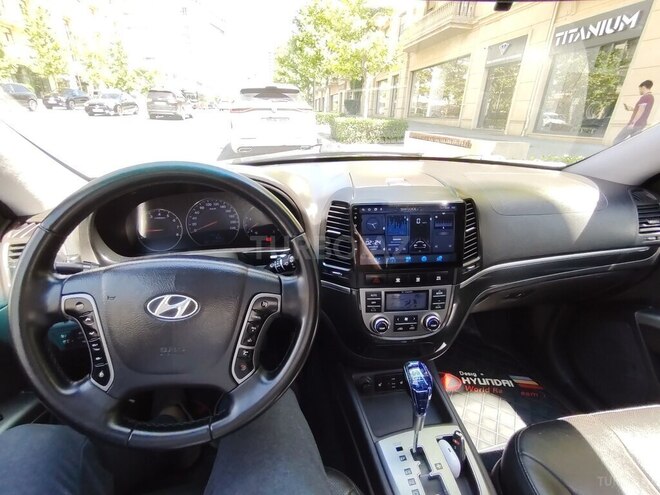 Hyundai Santa Fe-5