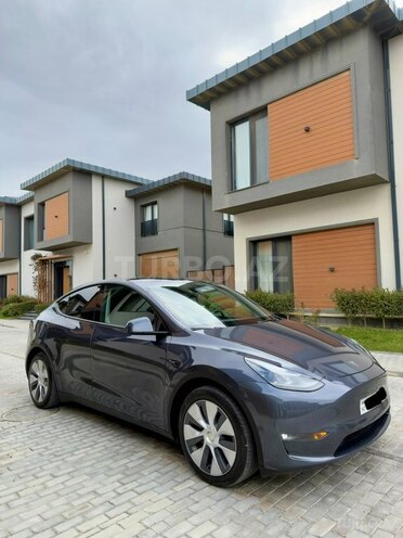 Tesla Model Y-2