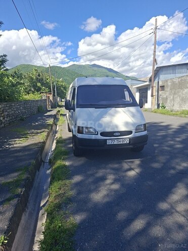 Ford Transit-1