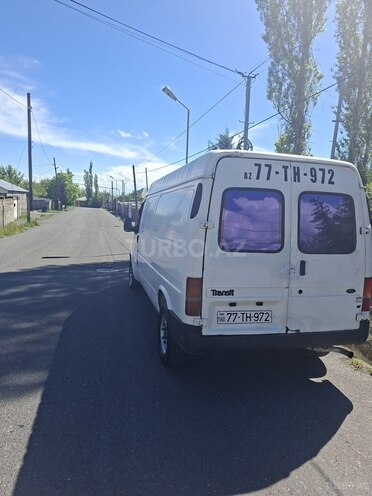 Ford Transit-5