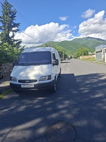 Ford Transit-2