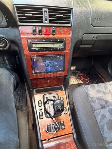 Mercedes C 200-21