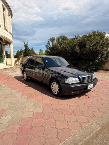 Mercedes C 200-11