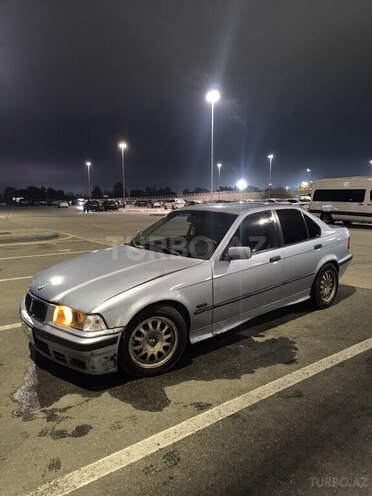 BMW 323-3