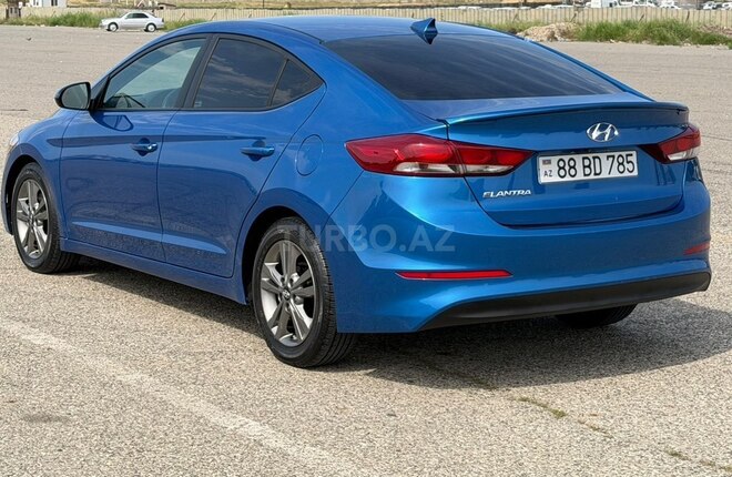 Hyundai Elantra-7