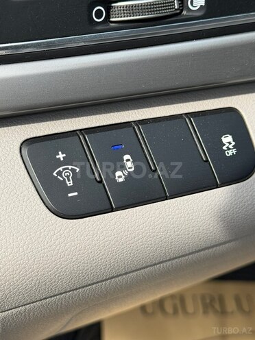 Hyundai Elantra-19