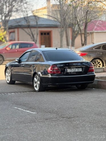 Mercedes E 240-5