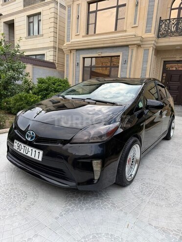Toyota Prius-5