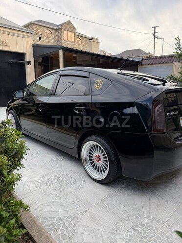 Toyota Prius-16