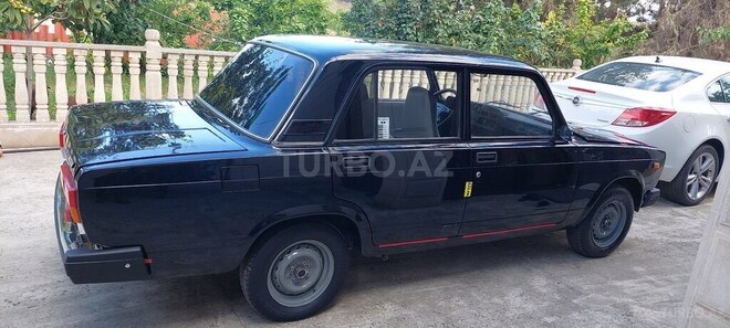 LADA (VAZ) 2107-2