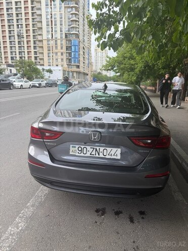 Honda Insight-3