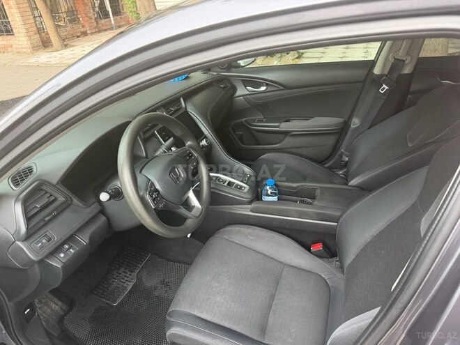 Honda Insight-5
