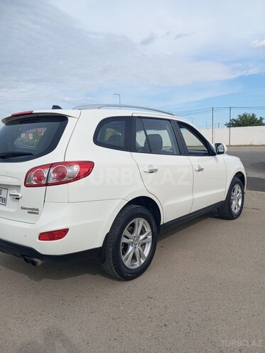 Hyundai Santa Fe-5