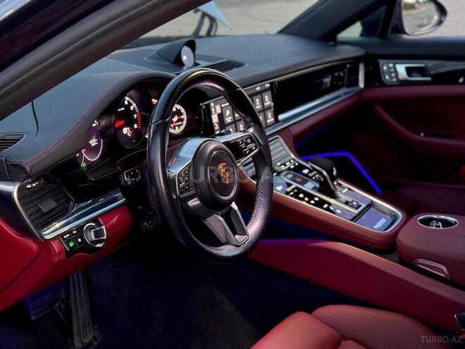 Porsche Panamera-6