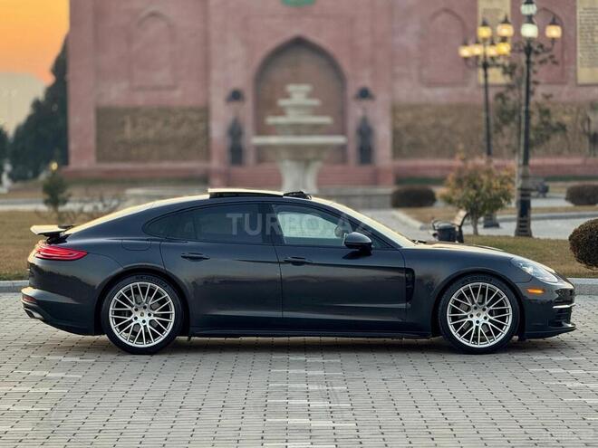 Porsche Panamera-12