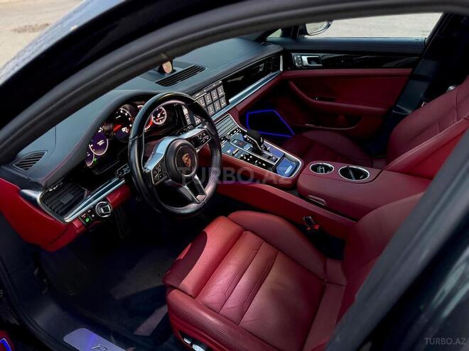 Porsche Panamera-11