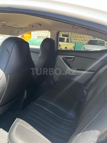 Hyundai Elantra-9