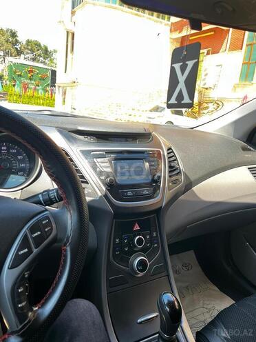 Hyundai Elantra-6