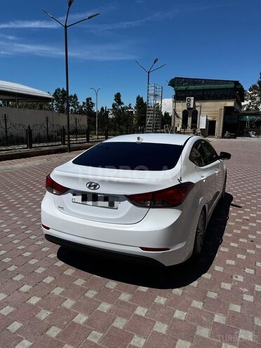 Hyundai Elantra-5