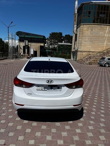 Hyundai Elantra-3