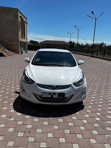 Hyundai Elantra-1
