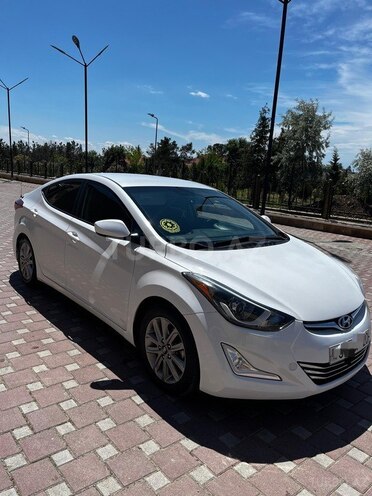 Hyundai Elantra-2