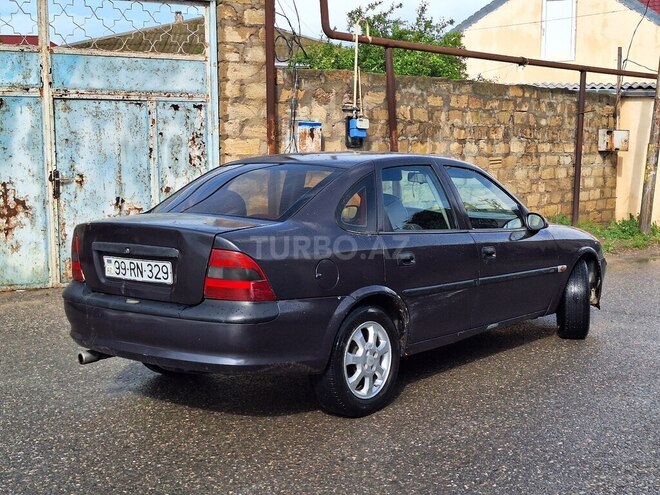 Opel Vectra-4