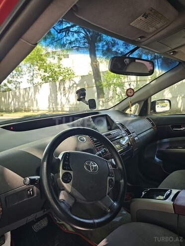 Toyota Prius-8