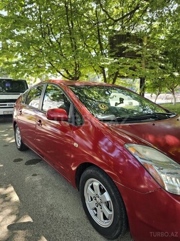 Toyota Prius-12