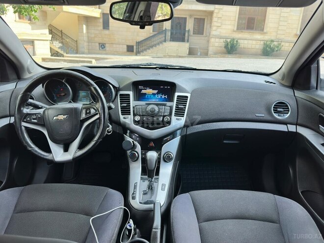 Chevrolet Cruze-10