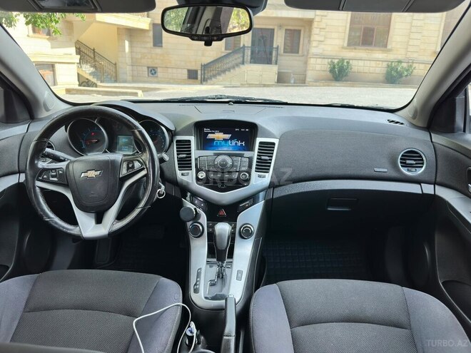 Chevrolet Cruze-13