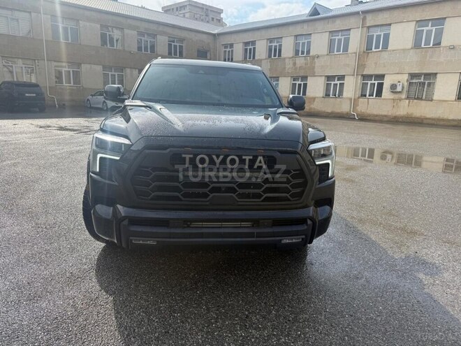 Toyota Sequoia-1