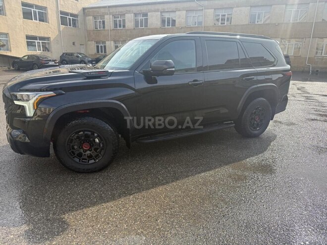 Toyota Sequoia-2