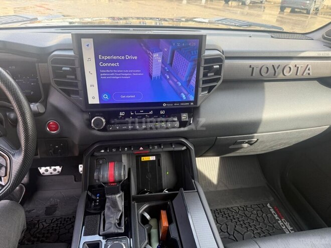 Toyota Sequoia-8