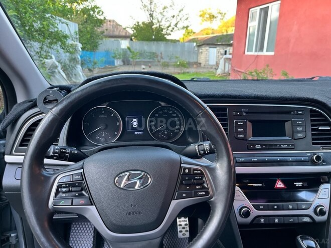 Hyundai Avante-6