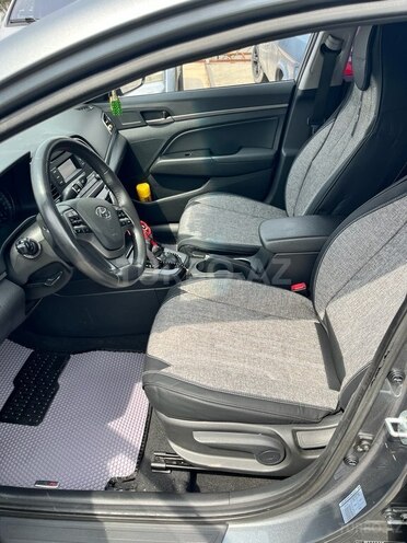 Hyundai Avante-5