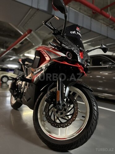 Bajaj Pulsar RS 200-1