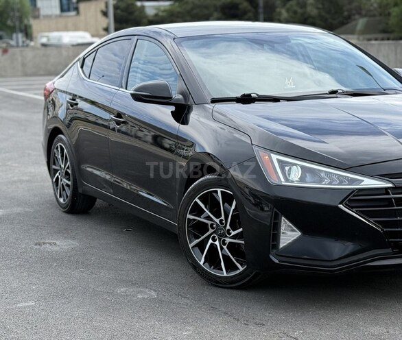 Hyundai Elantra-4