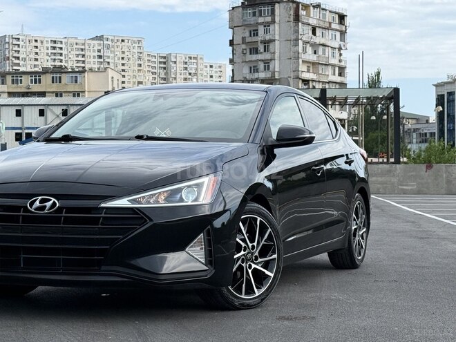 Hyundai Elantra-3