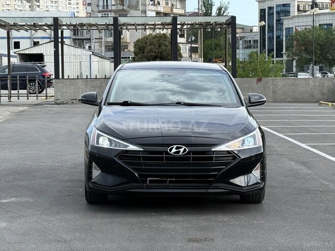Hyundai Elantra-14
