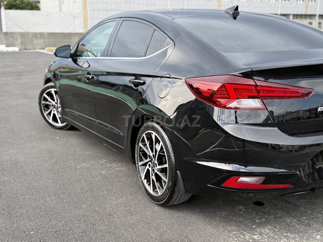 Hyundai Elantra-6
