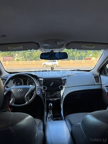 Hyundai Sonata-13