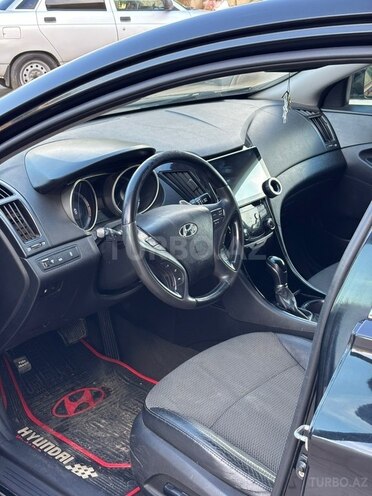 Hyundai Sonata-12