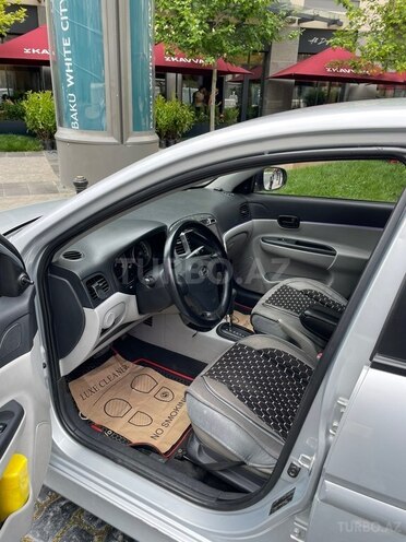 Hyundai Accent-8