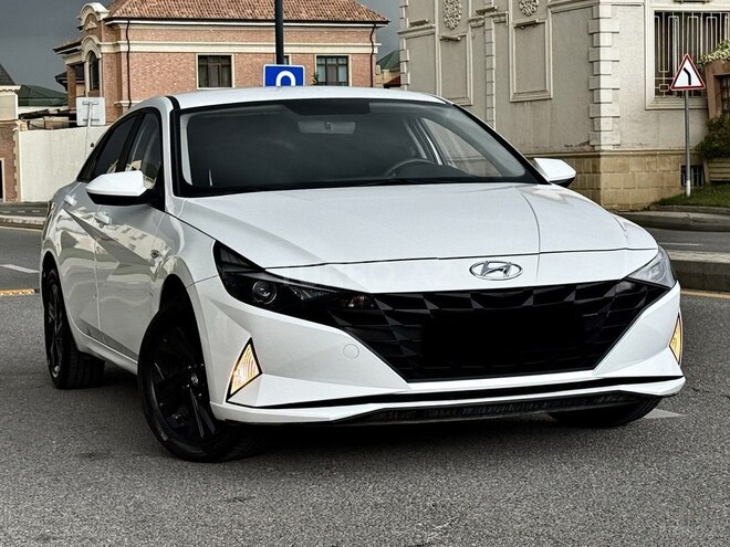 Hyundai Elantra-1