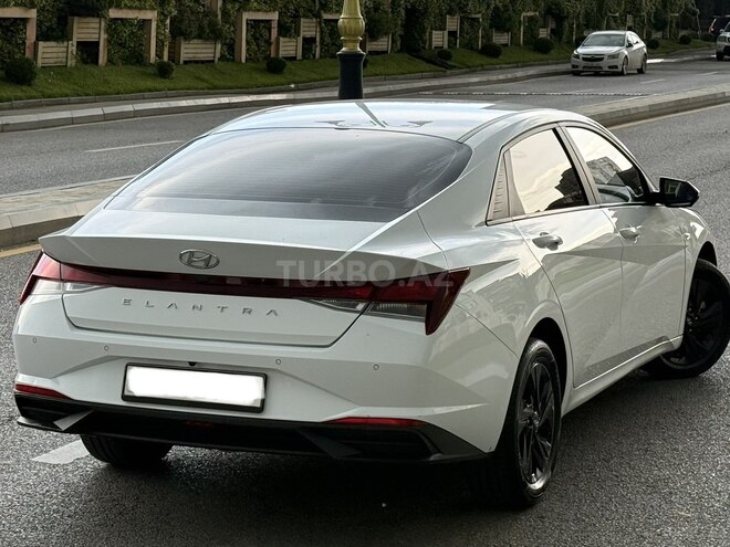 Hyundai Elantra-9